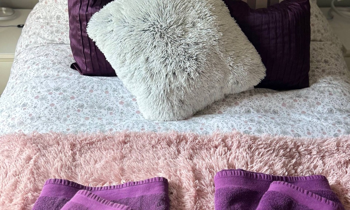 Cannock Apartment | Captivating 1-bed Apartment in Hednesford