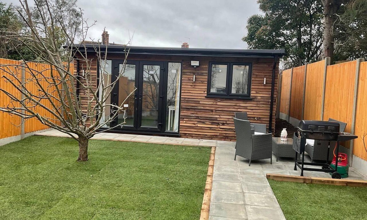 Brent Cross Apartment | Captivating 1-bed Studio in London