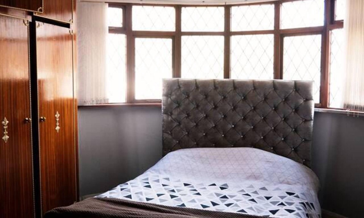 Shirley House | Captivating 3-bed House in Birmingham