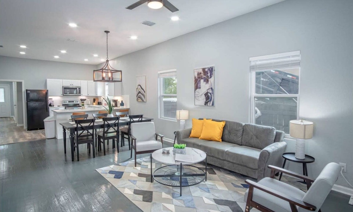 Near East Side House | Captivating 4BR 2BA Home Near Awesome Downtown