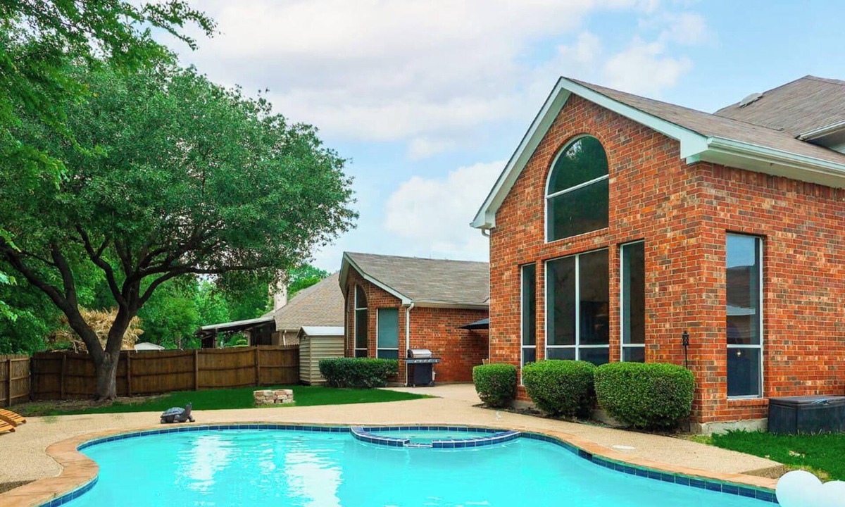 Mesquite House | Captivating 6BR/3B Home with Pool & Fire Pit