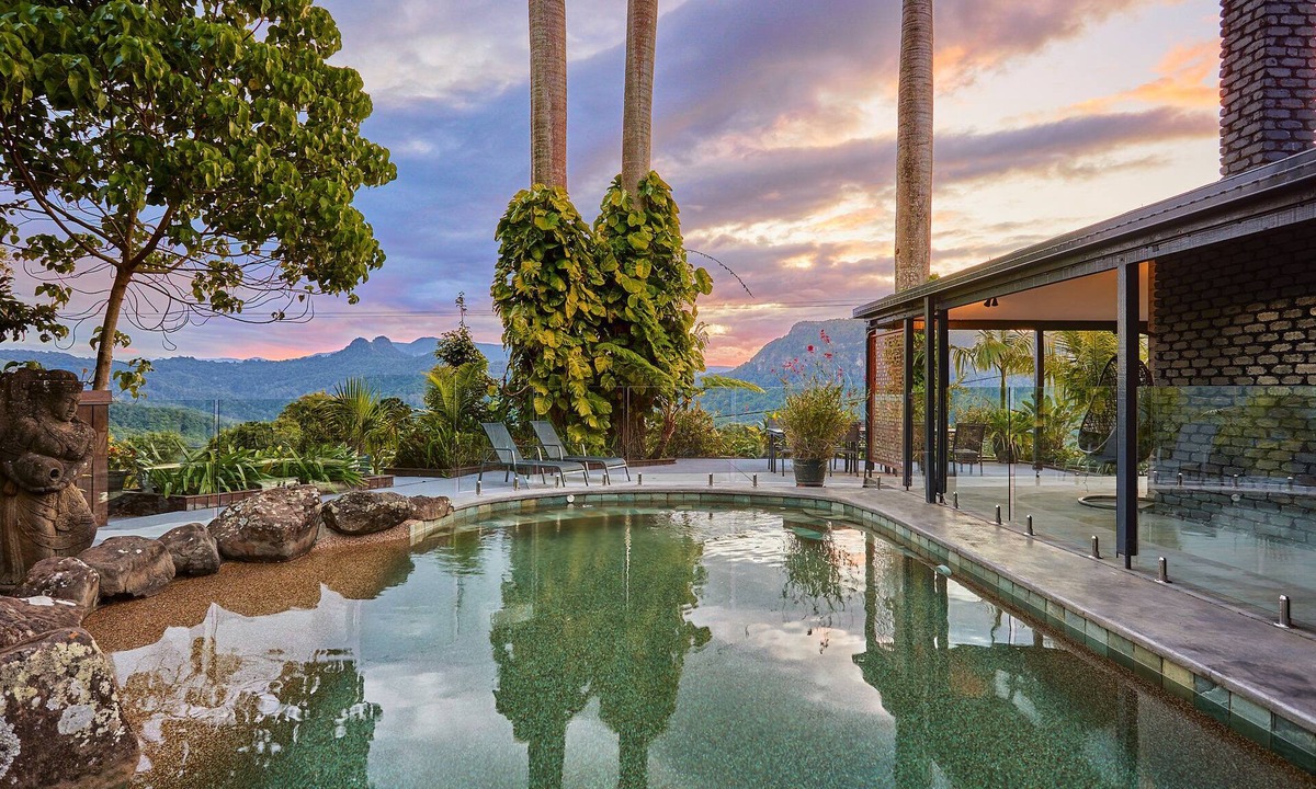 Currumbin Valley House | Captivating Currumbin Valley