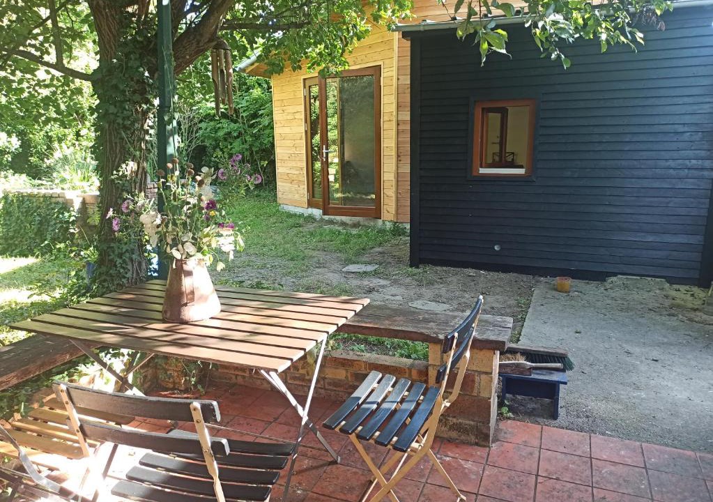 Voulx House | Capucine des lavandières