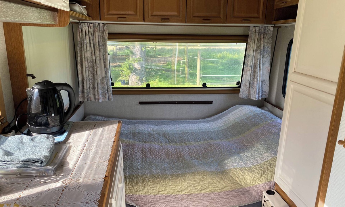 Tureby House | CARAVAN 1 . BED & BREAKFAST . 5 MIN FROM E47 . DOGS WELCOME . MAX 3 persons