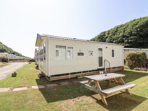 Plymouth House | Caravan 7