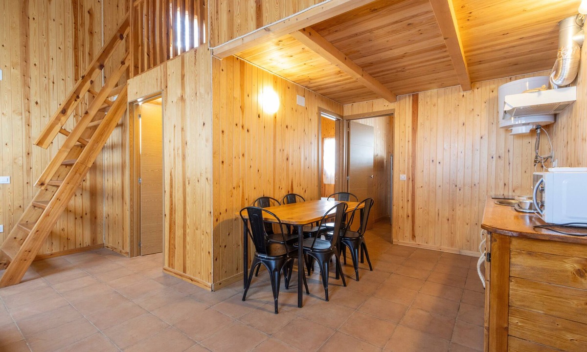 Alos de Balaguer RV Rental | Caravan 'Bungalow 2' with Mountain View, Wi-Fi and Air Conditioning
