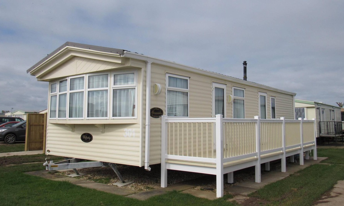 Chapel Saint Leonards House | Caravan -Chapel, Skegness with Decking from March