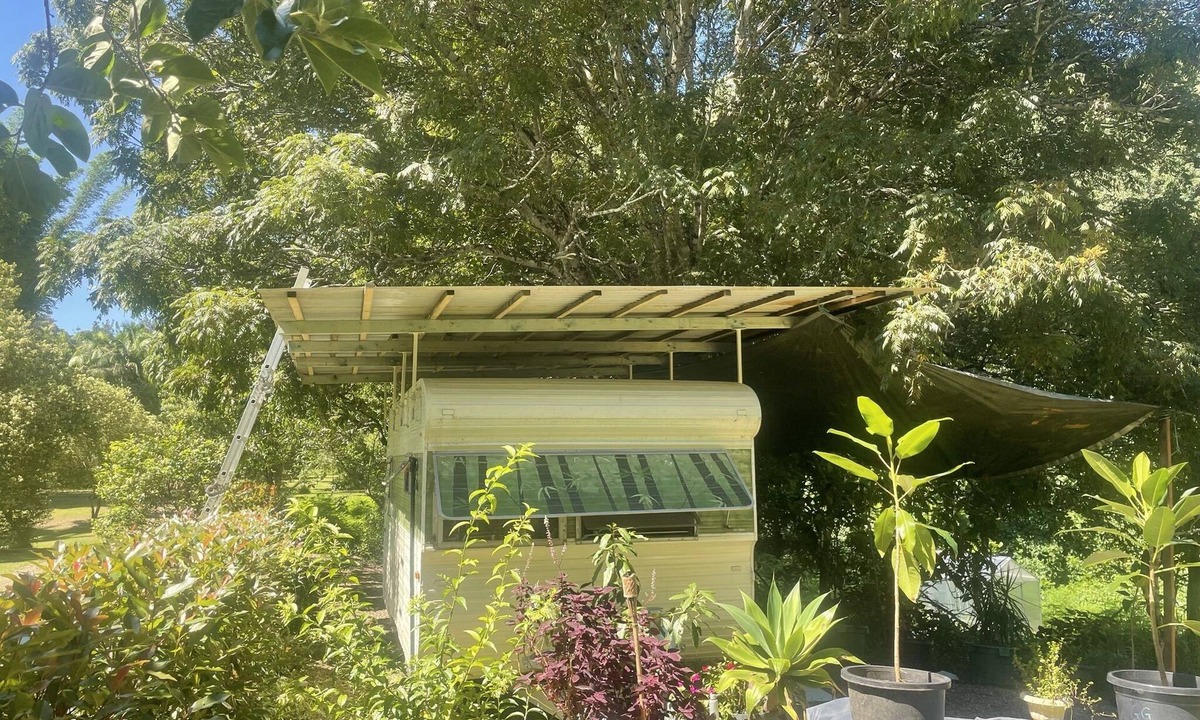 Main Arm House | Caravan in Paradise.