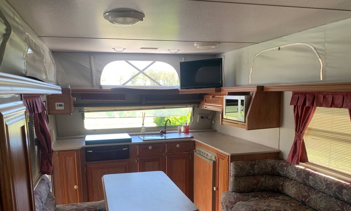 Kia Ora House | Caravan in Peaceful Park