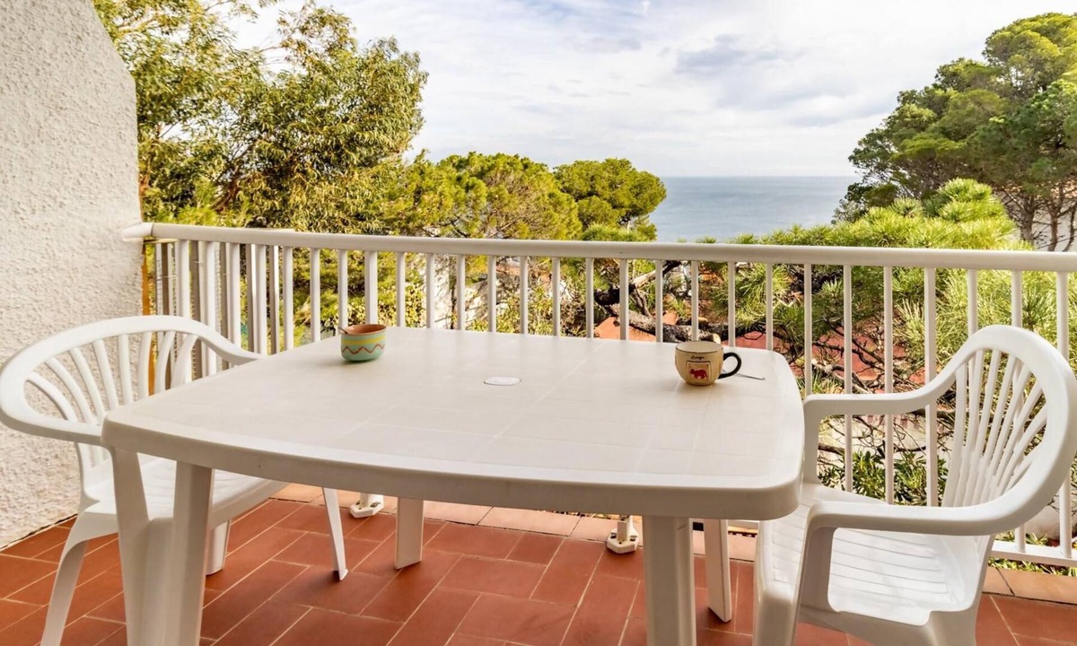 Llanca Apartment | Carboneres 46 - Apartment with terrace and views