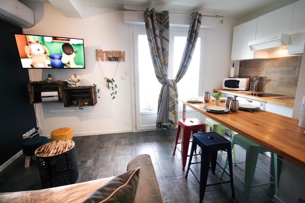 Carcassonne Apartment | CARCASSONNE centre avec balcon et parking