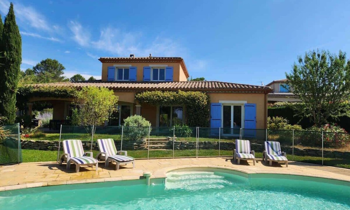 Carcassonne House | Carcassonne Villa: Pool, Garden & A/C!
