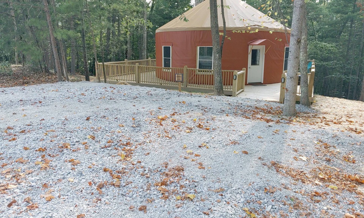 Glen Lyn Cabin | Cardinal Yurt at Kairos Resort