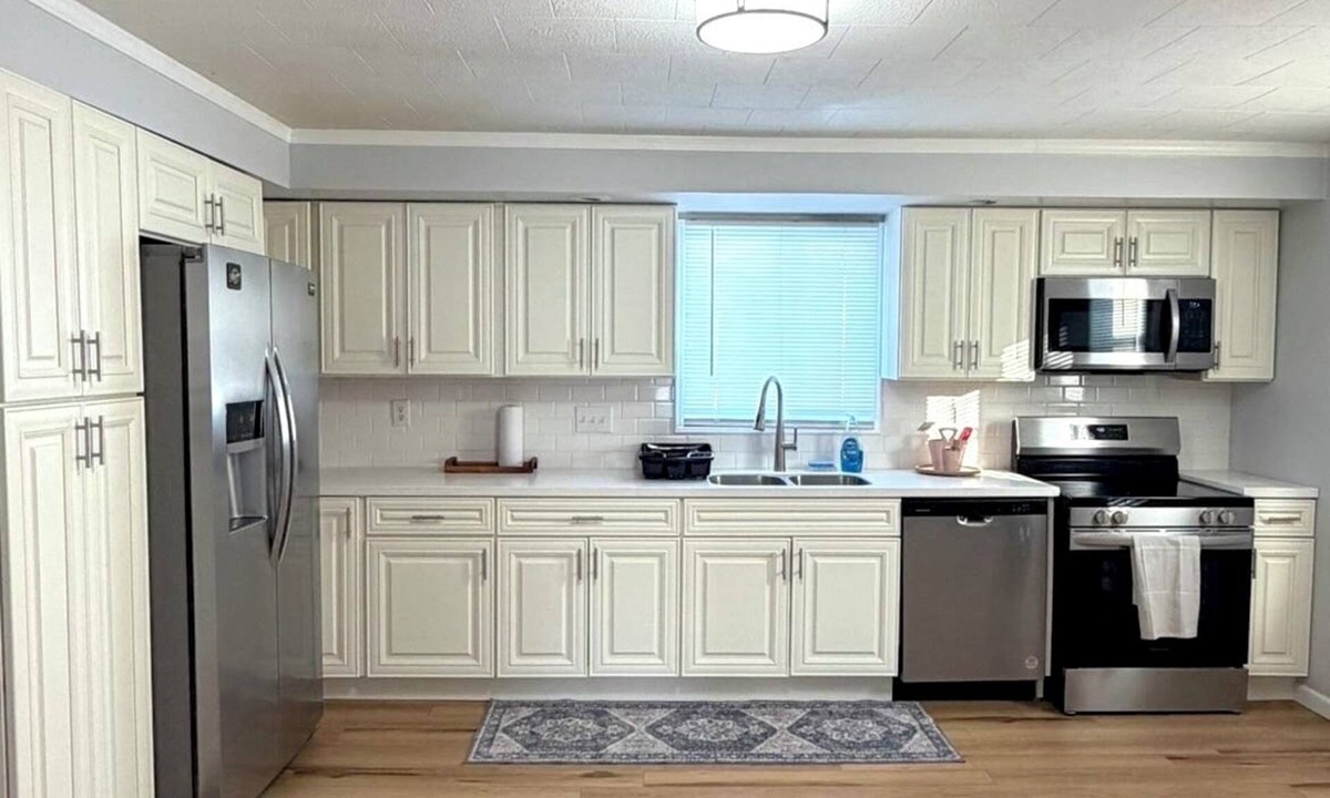 Muncie House | Cardinals Nest/NEWLY RENOVATION/NEAR BSU.
