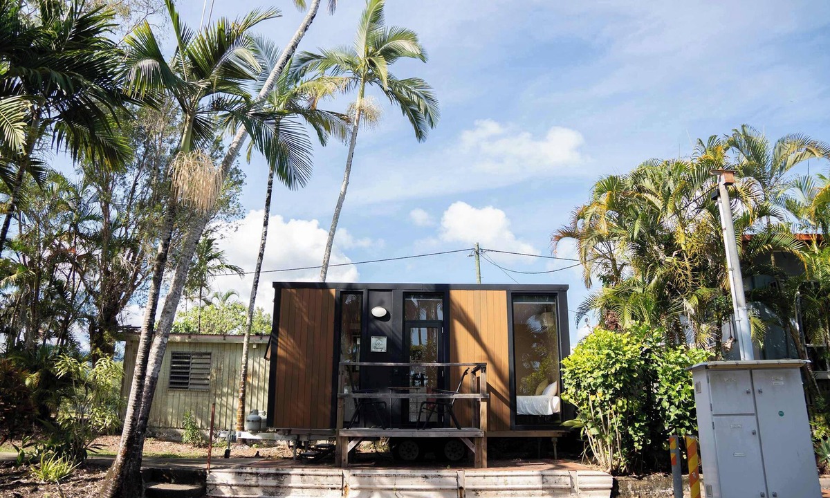 Cardwell House | Cardwell by the Sea by Tiny Away