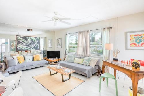 Clearwater Beach House | Carefree Cottage