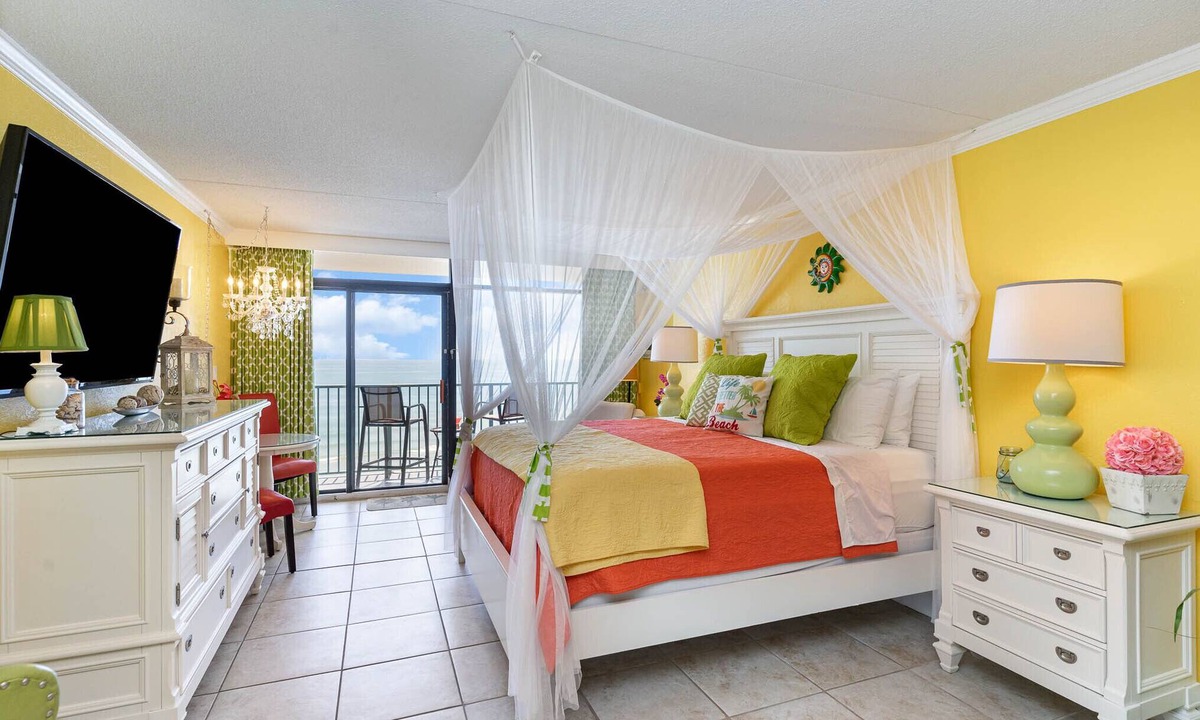 Myrtle Beach Condo | Caribbean Paradise-Romantic Oceanfront Canopy King Suite with Breathtaking Views