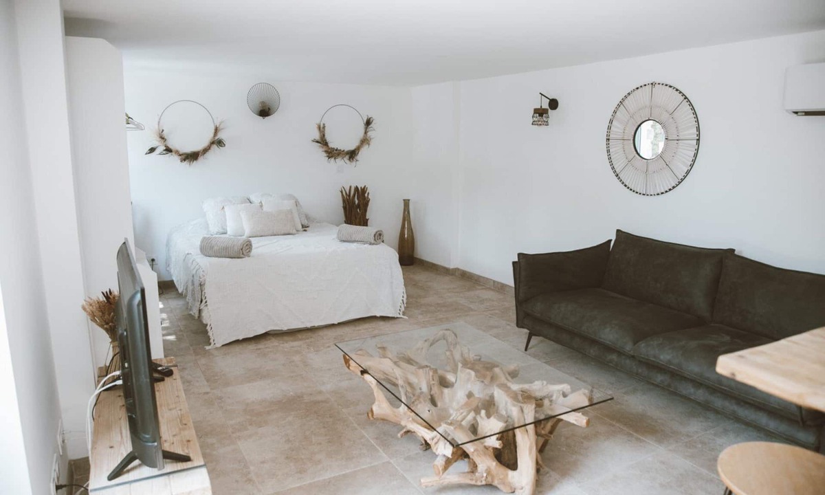 Saint-Laurent-d'Aigouze Apartment | Carignan - gîtes du mas des jeux