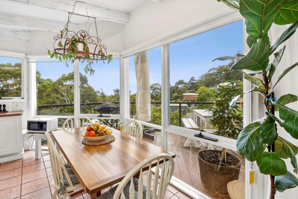 Lorne House | Carinya Cottage