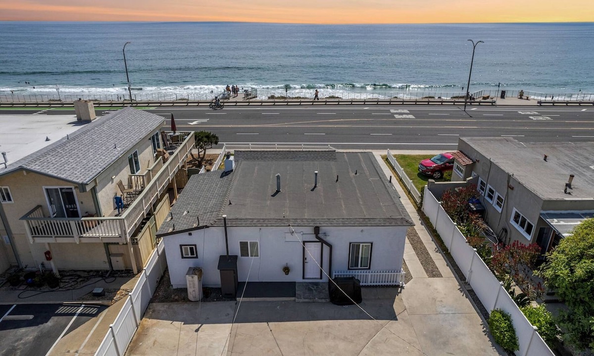 Carlsbad House | Carlsbad Blvd Villa in Carlsbad