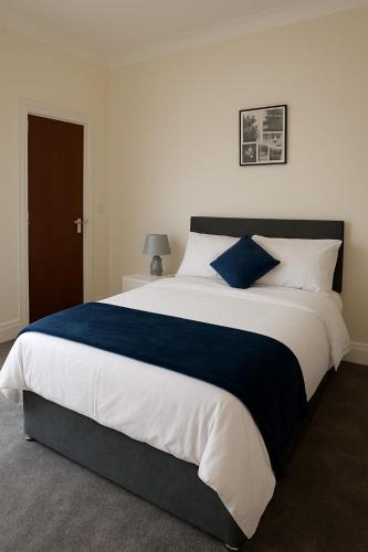 Wolverhampton House | CARLToN VILLAS