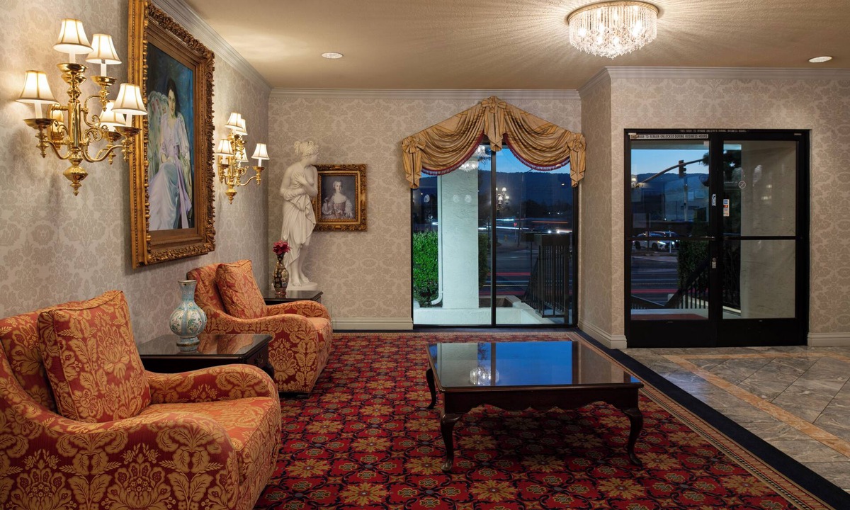 Campbell Hotel | Carlyle Hotel