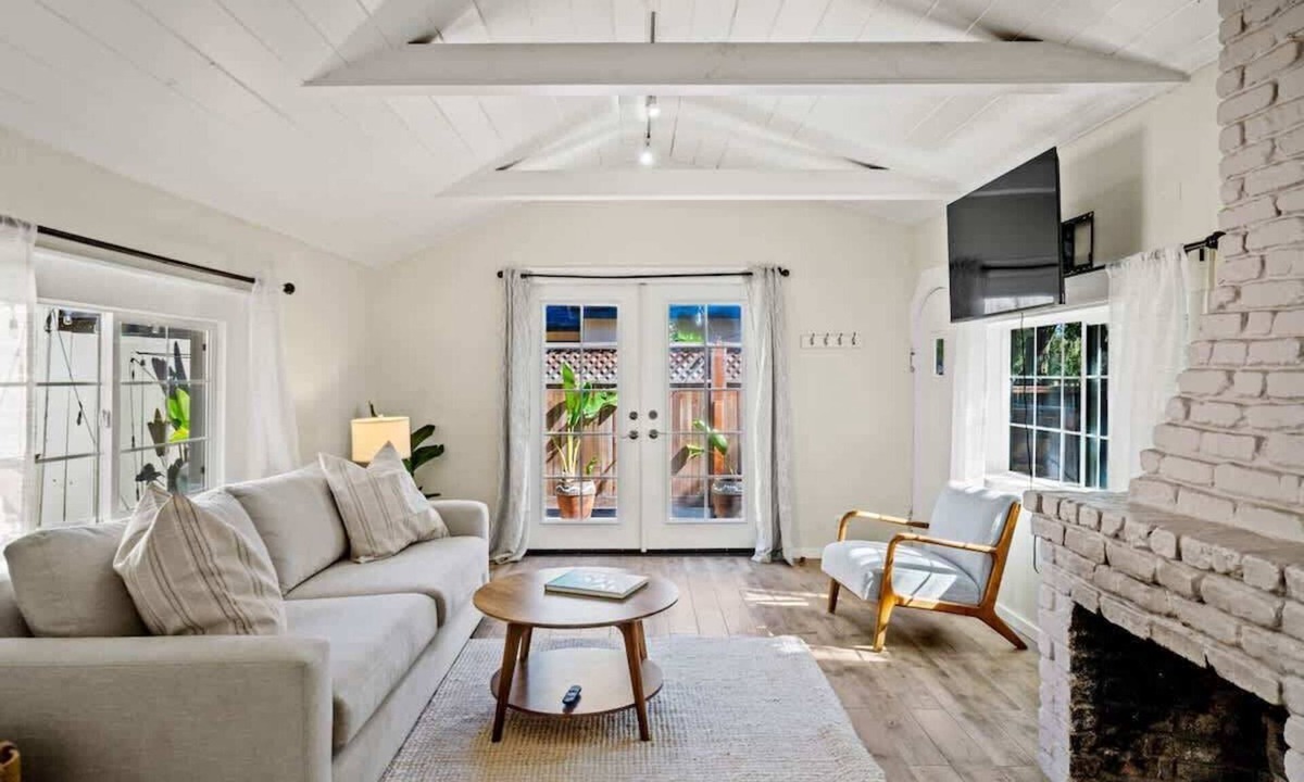 Northeast Carmel Apartment | Carmel Cozy Cottage | Room for 4