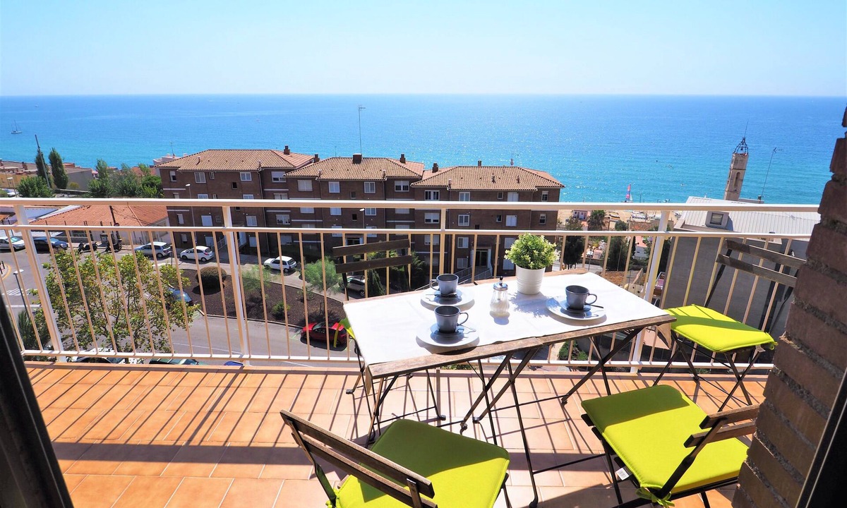 Montgat Apartment | "CARMEN SEAVIEW & BEACH": sea view, beach, balcony, parking, wifi, SAT-TV