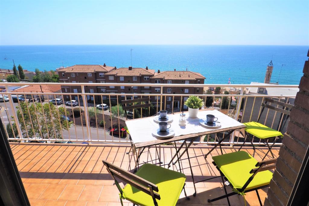 Montgat Apartment | Carmen Seaview & Beach - Apartment