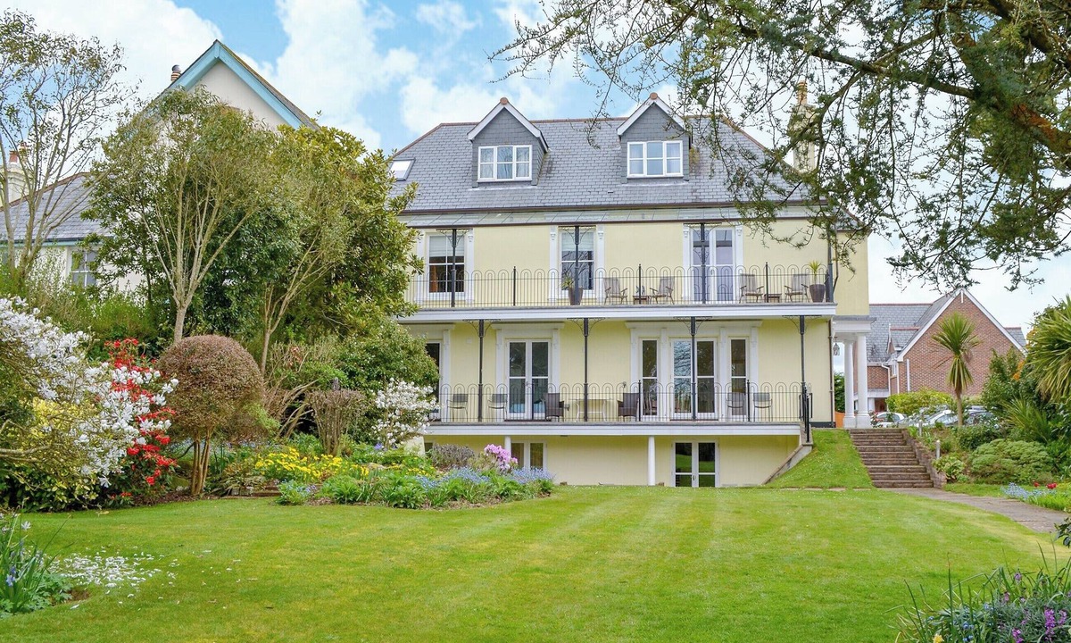 Fowey Cottage | Carnethic House - One Acre View