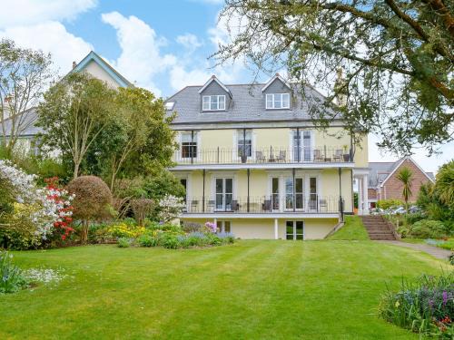 Fowey House | Carnethic House - One Acre View