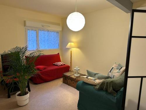 Chilly-le-Vignoble Apartment | Carnets de Voyages