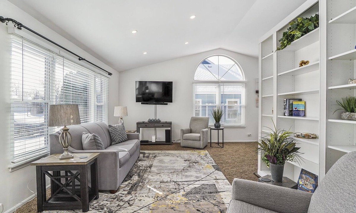 Carol Stream House | Carol Stream Rental