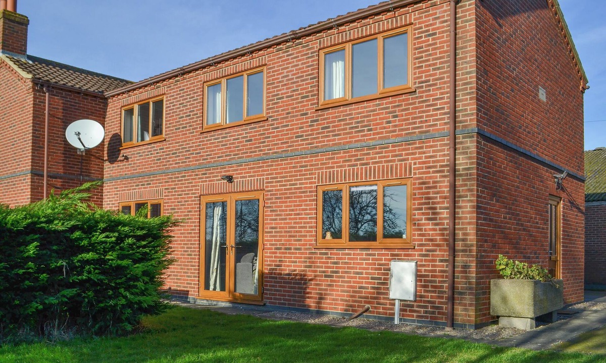 Lincoln Cottage | Carp Cottage - UKC1907