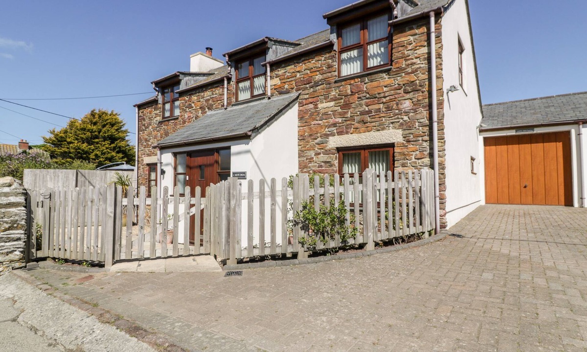 Crantock Cottage | CARPE DIEM, pet friendly, country holiday cottage in Crantock