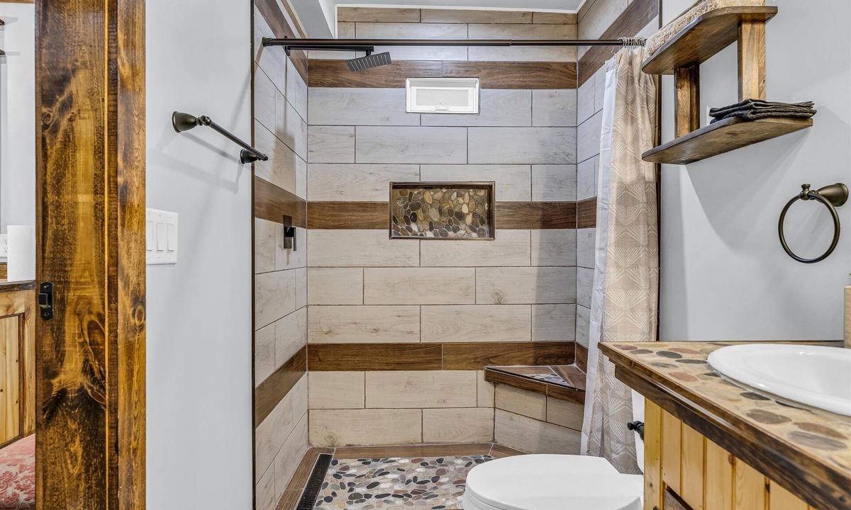 Starkville House | Carpenters Corner, Scenic, Tiny Luxury
