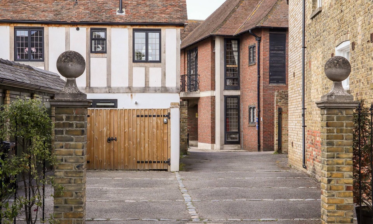 Sandwich Cottage | Carpenters