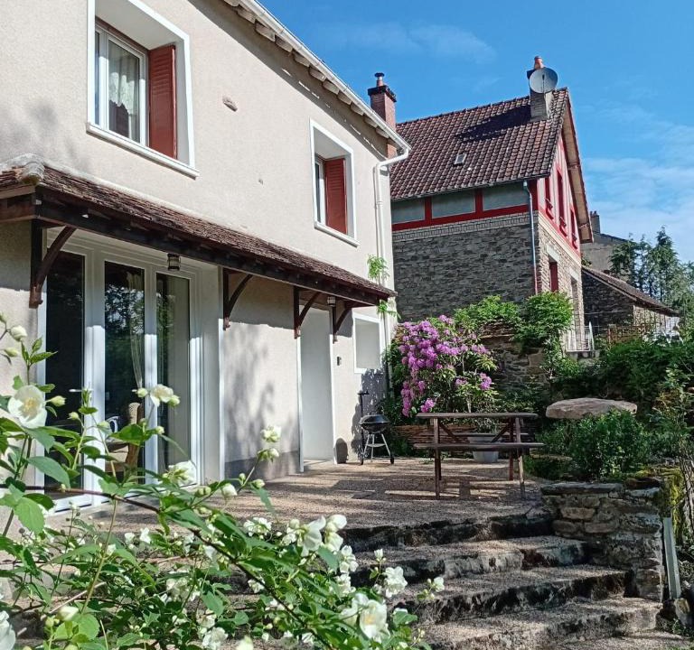 Jouac House | Carpfollies