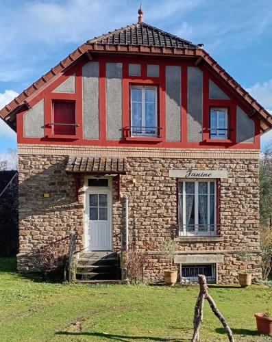 Jouac House | Carpfollies