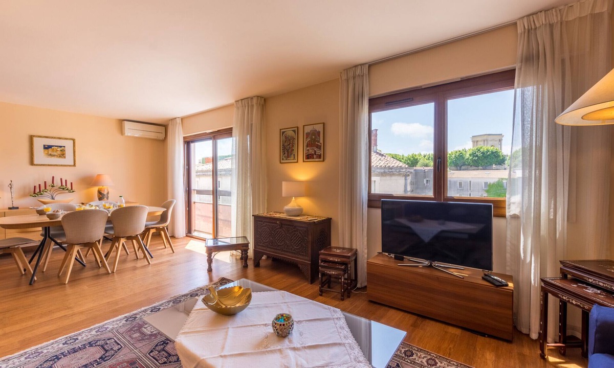 Historic Centre Apartment | Carré du roi - Première conciergerie