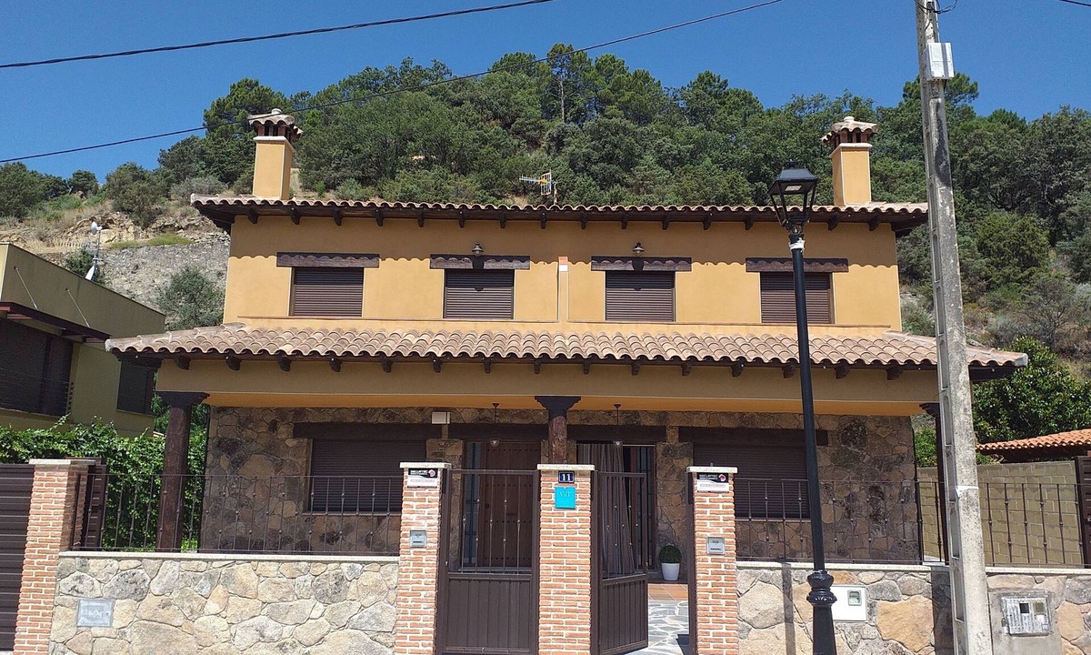 Candeleda Ski Chalet | Carreras Beach (Rural House)