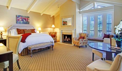 Golden Rectangle Hotel | Carriage House Inn