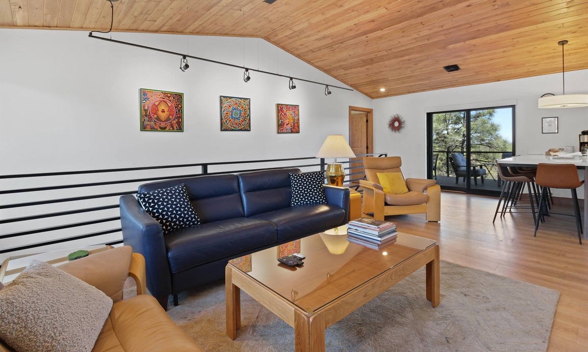 Torreon Apartment | Carriage House