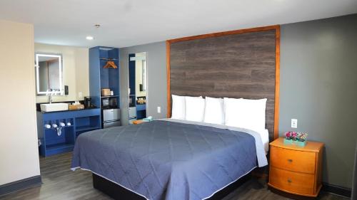 Newington Hotel | Carrier Motor Lodge