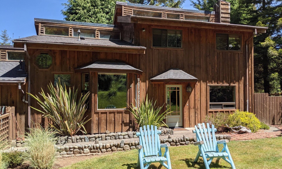Gold Beach Cabin | Carter House at Nautical Way