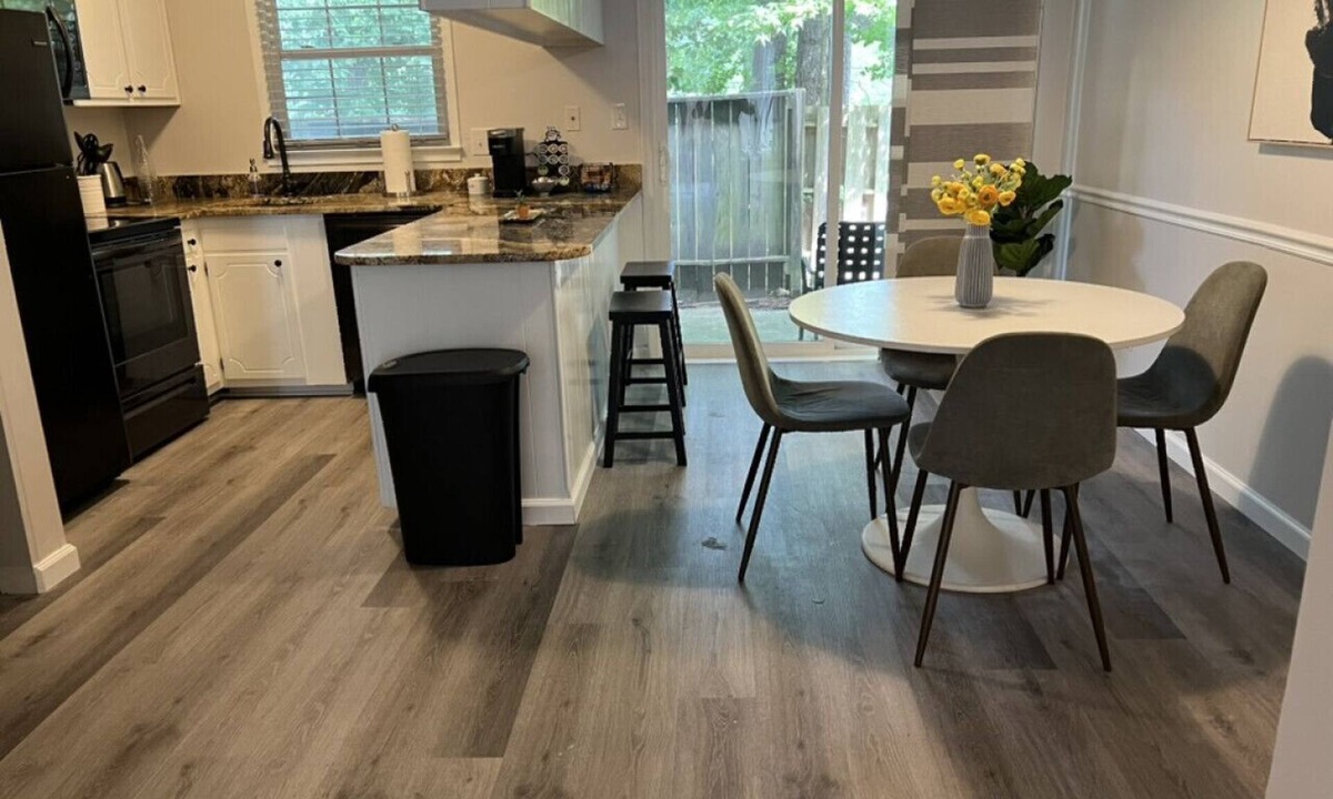 Southwest Raleigh House | Cary End Unit 2 Bedroom Townhome with 3 Beds