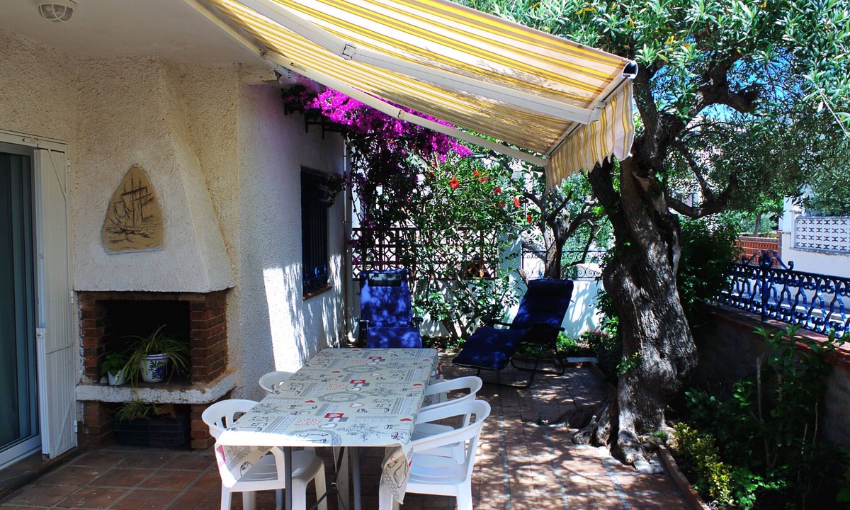 Torredembarra House | Casa Adosada con Jardin y Barbacoa a dos Pasos de la Playa