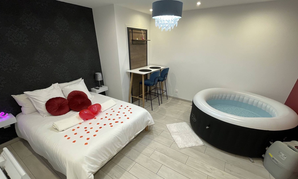 Sassenage Apartment | Casa amore with jacuzzi