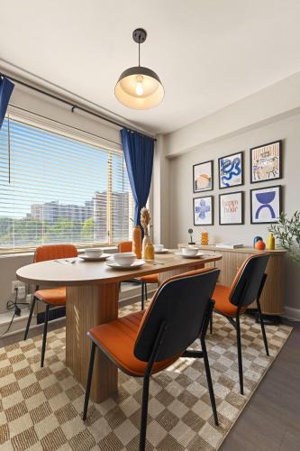 Radnor - Fort Myer Heights Apartment | CASA Arlington Suite with Top-Tier Amenities & Parking