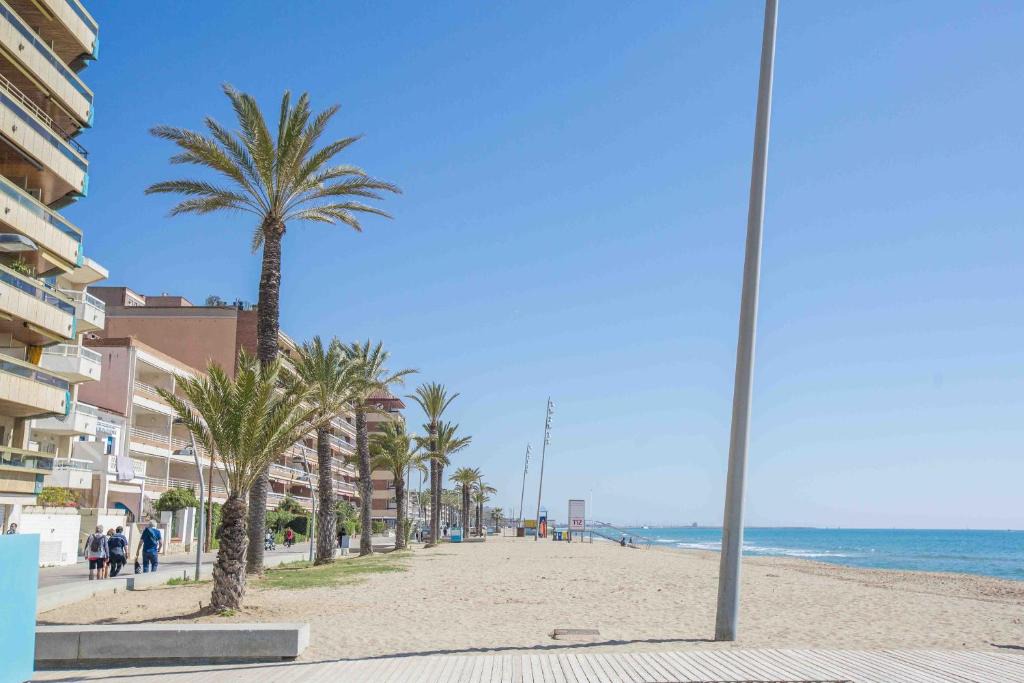 Calafell Apartment | Casa Arnau, a pie de playa. Calafell beach